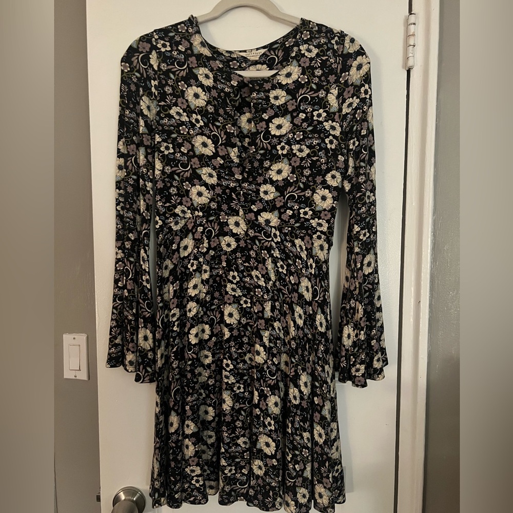 American eagle soft and sexy bell sleeve dress